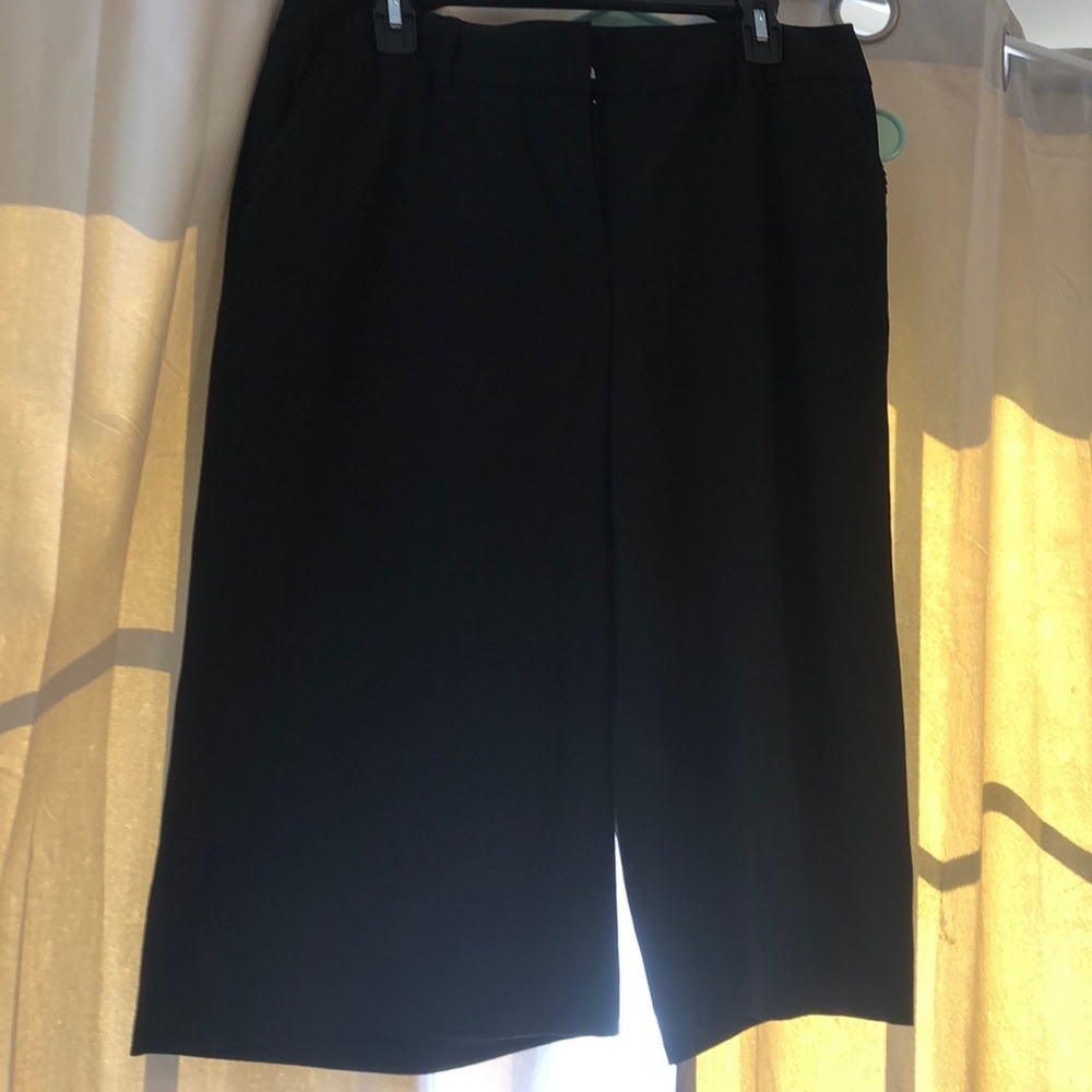 🔹 4 for $30 Worthington dress capris